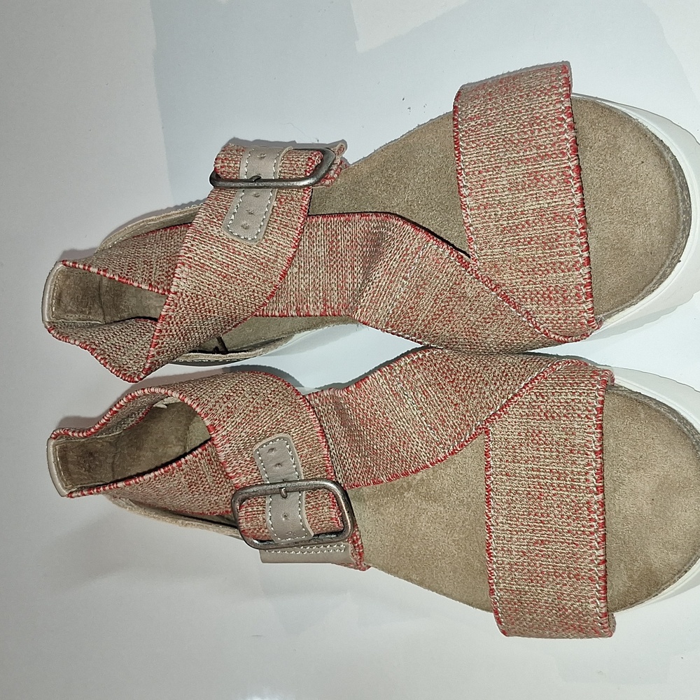 Palladium Tan and Red Women's Sandals